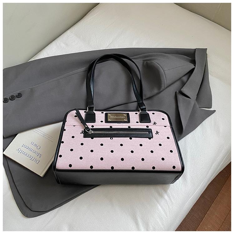 

Korean version backpack temperament large capacity shoulder bag 2025 autumn new retro commuter simple fashion tote bag розовый