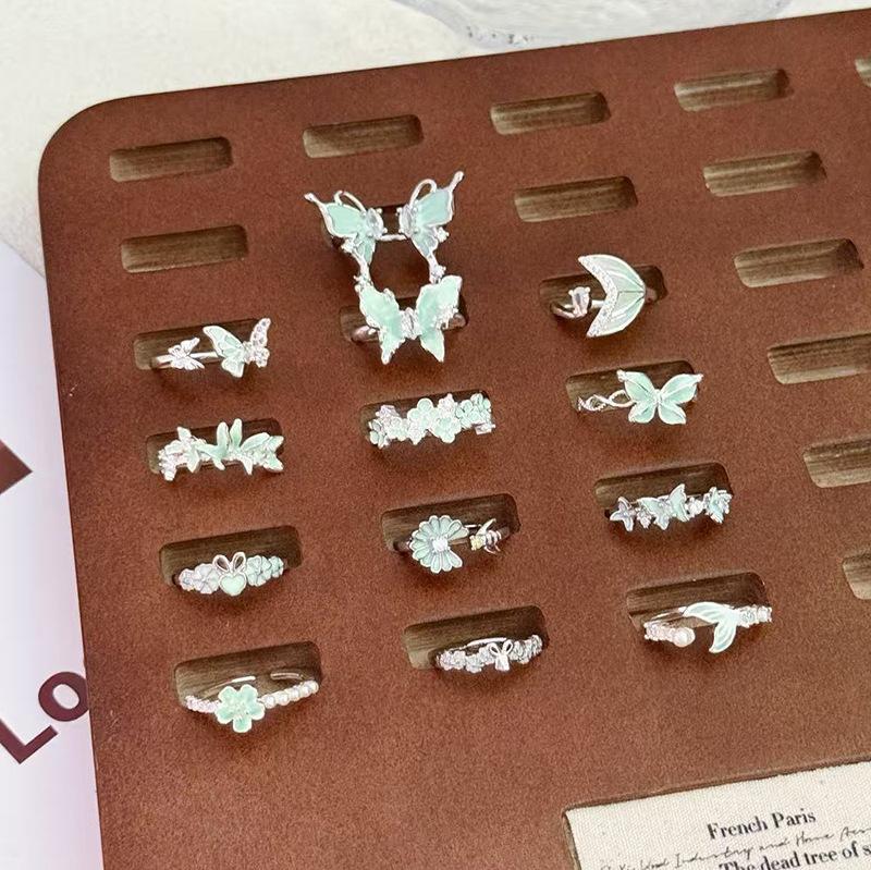 Retro Emaille Verschmiert Grau-Grün Schmetterling Personalisierbarer Öffnungsring Damen Weiß Exquisite Blume High-End Super Fee Ring
