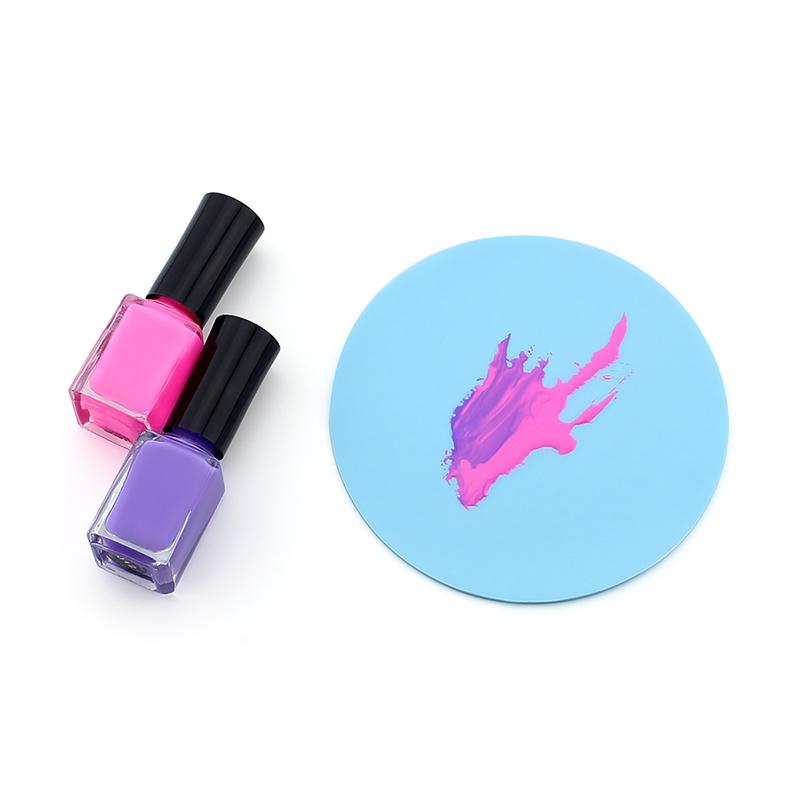 1PCS Silicone Paint Palette Mat Round Folding Reusable Nail Art Stamping Pad DIY Manicure Nail Art Implements Painting Tools
