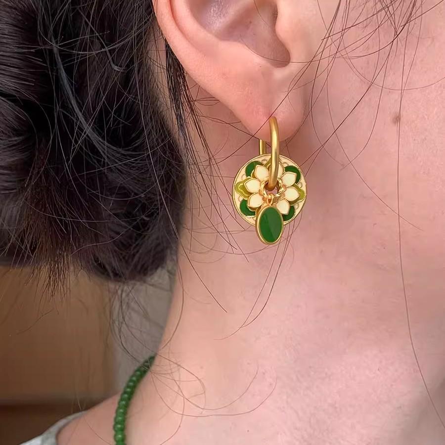 

Элегантные китайские ретро-серьги 2024 года: Роскошный винтажный стиль для женщин