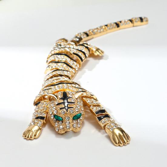 Yousheng Brooch Pin Shiny Rhinestones Inlaid Tiger Shape Badge Rust-Resistant Lightweight Bendable Tiger Brooch Fashion Accessories