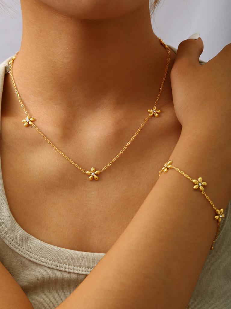 Fashionable And Elegant Temperament Old Money Style Stainless Steel Plated 18K Gold With Diamonds Flowers Zircon Set For Women