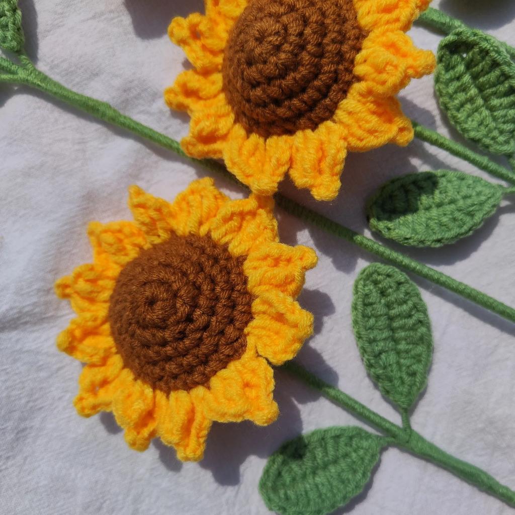 1pc Sunflower Hand Woven Bouquet Creative Wool Knitting Flower Sunflower Decorations Mother'S Day Birthday Gift Teachers Day