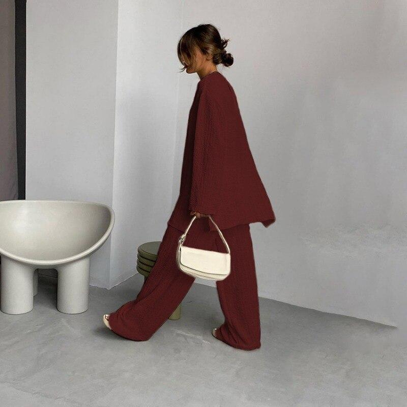 

2023 Повседневная креповая блузка с длинным рукавом Женские длинные брюки 2 комплекта из двух предметов с круглым вырезом и разрезом Простые топы Свободные брюки Костюмы 28162 L темно-красного