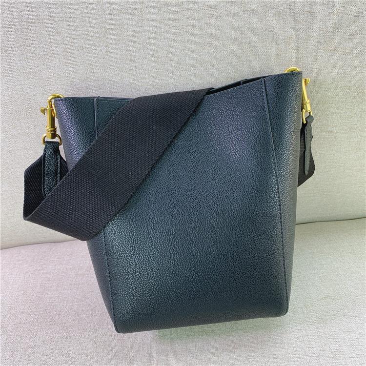2023 New star with the same wide shoulder strap sangle bucket bag single shoulder oblique span leather women's bag simple child and mother bag