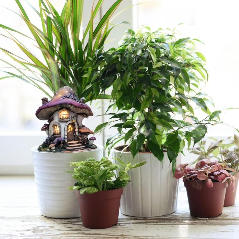 Resin Garden Stake Decorative Squirrels House Sign for Outdoor Yard Lawn Patios Landscape Decoration Waterproof Durable