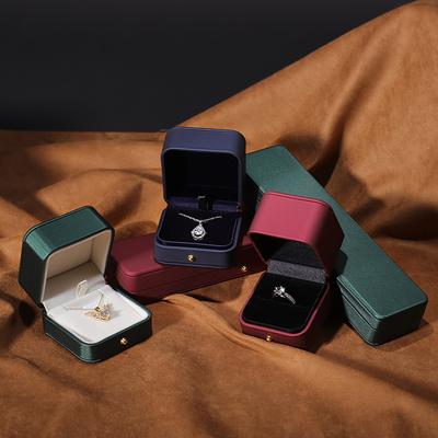 Caja de Joyería Blanca de Cuero PU para Anillos Pendientes Collares Pulseras Organizador de Almacenamiento