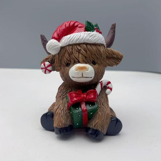 Christmas Highland Cow Figurine Resin Santa Tree Scottish Statue for Xmas Home Garden Kitchen Office Tiered Tray Table Decor