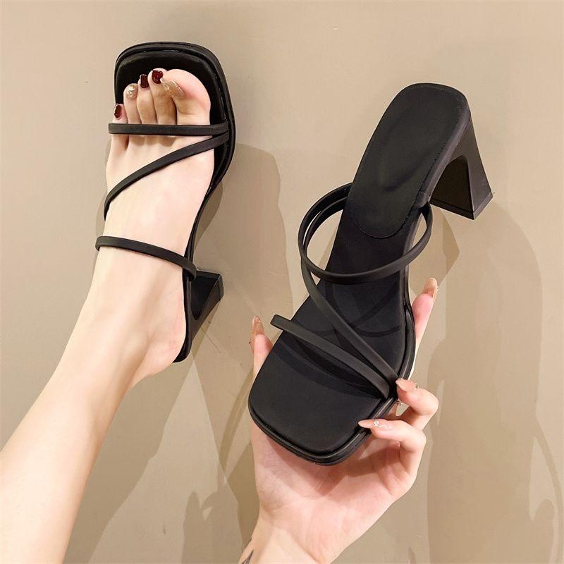 The New Style of Women's Shoes Is Versatile Featuring Thick-heeled High Heels and Flip-flops