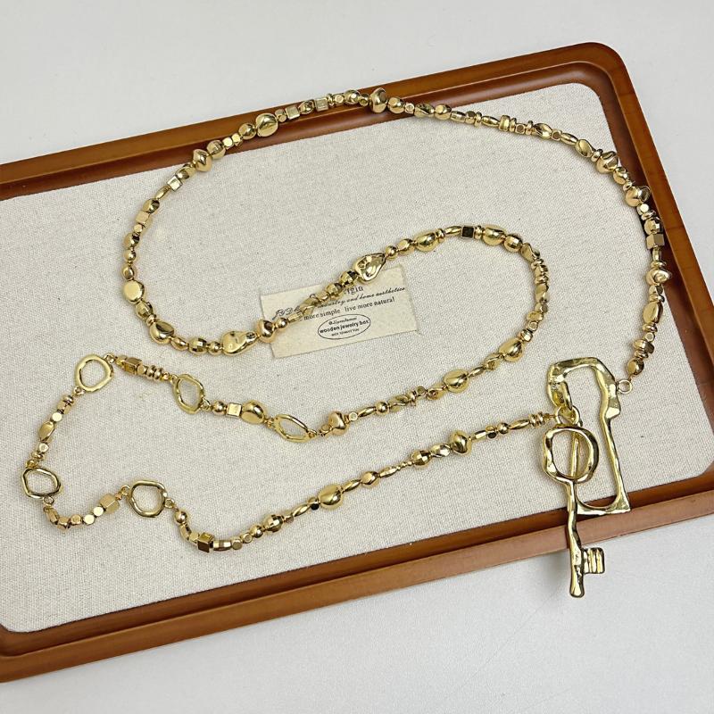 Exaggerated Irregular Beaded Chain With Alloy Key Lock Necklace For Women Jewelry Fashion Show Model Waist Accessory