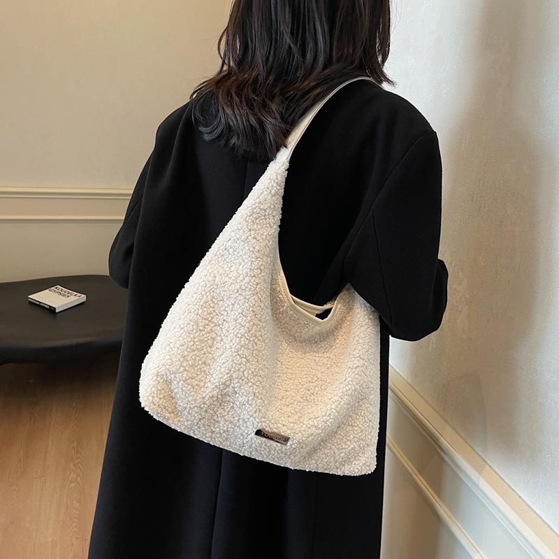 Plush large-capacity bag women's 2025 new autumn and winter versatile commuter shoulder bag fashion tote bag