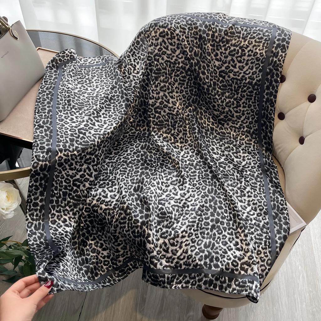 Luxury Brand Leopard Print Headband Scarf Women Fashion Silk Satin Hair Band Bag Wrist Bandana Neckerhicef Shawl Wraps 90X90cm