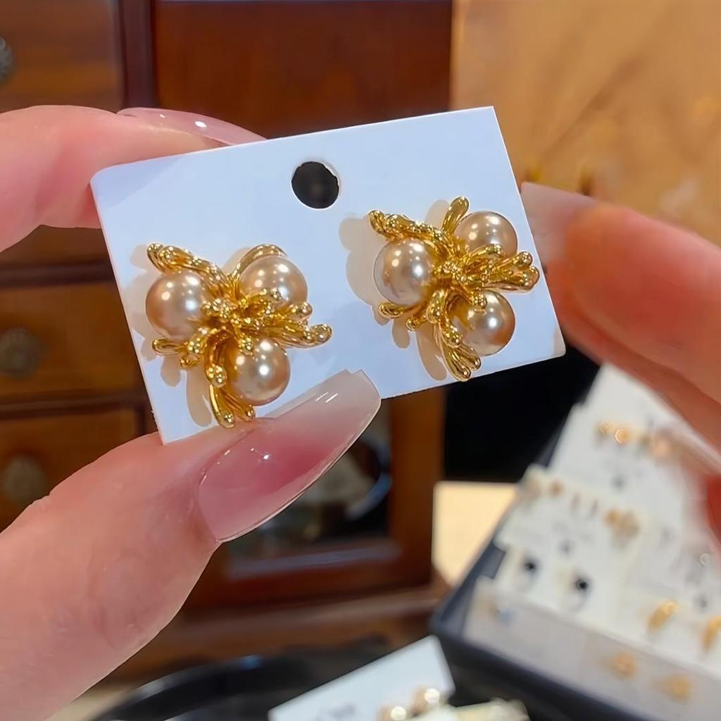 Elegant Imitation Pearl and Diamond-Studded Earrings for Women