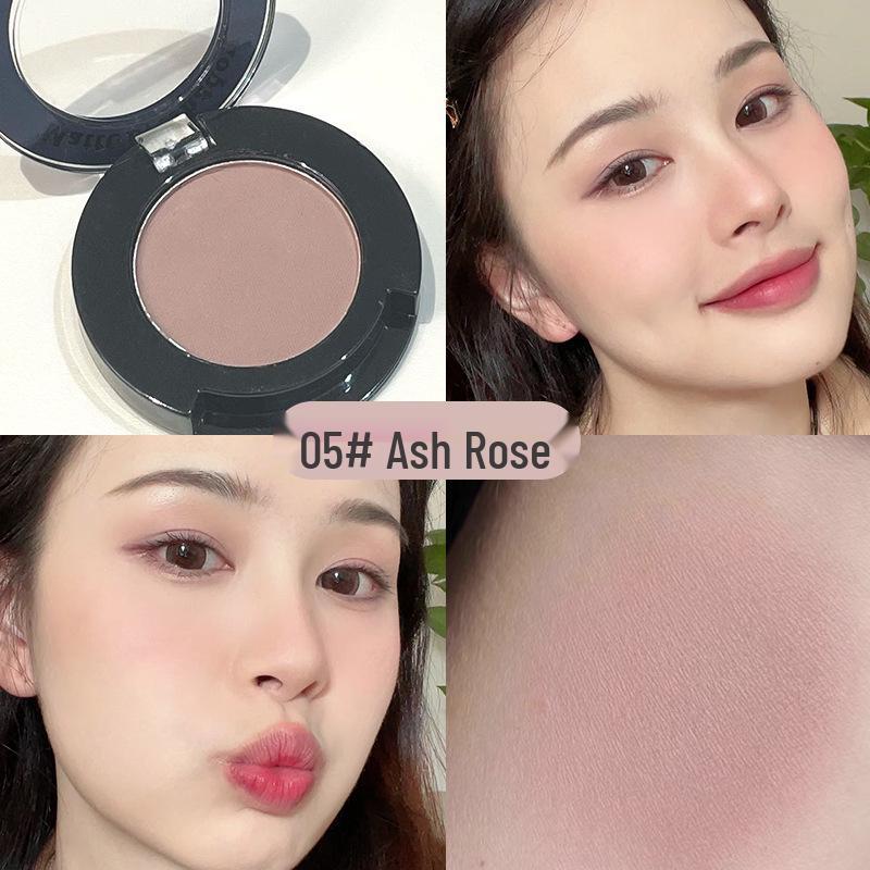 

Чисто-белые матовые тени для хайлайтинга под глазами и коррекции носослезной борозды. 1.7g