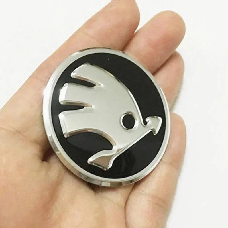 Car Sticker 42mm Car Interior for SKODA Kodiaq Yeti Rapid Spaceback Fabia 1 2 Karoq Octavia A5 RS Superb Steering Wheel Emblem S