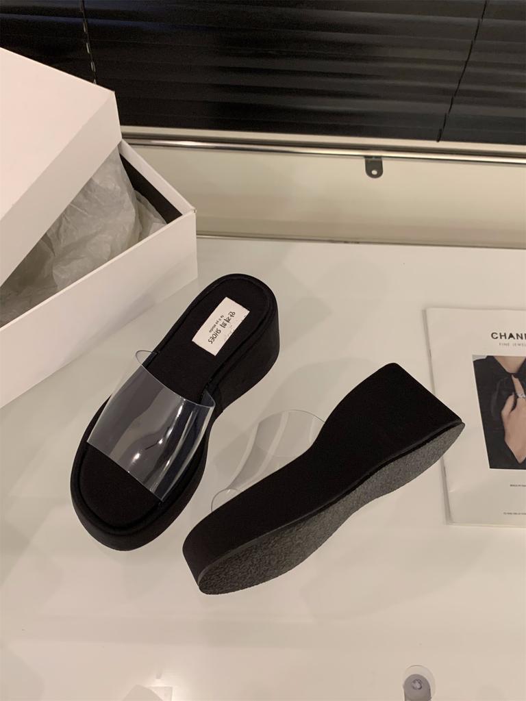 Muffin Thick-soled Cool Slippers Fairy Shoes 2025 New Summer Wear Slope Heel Heel Heightened Transparent Word with Sandals