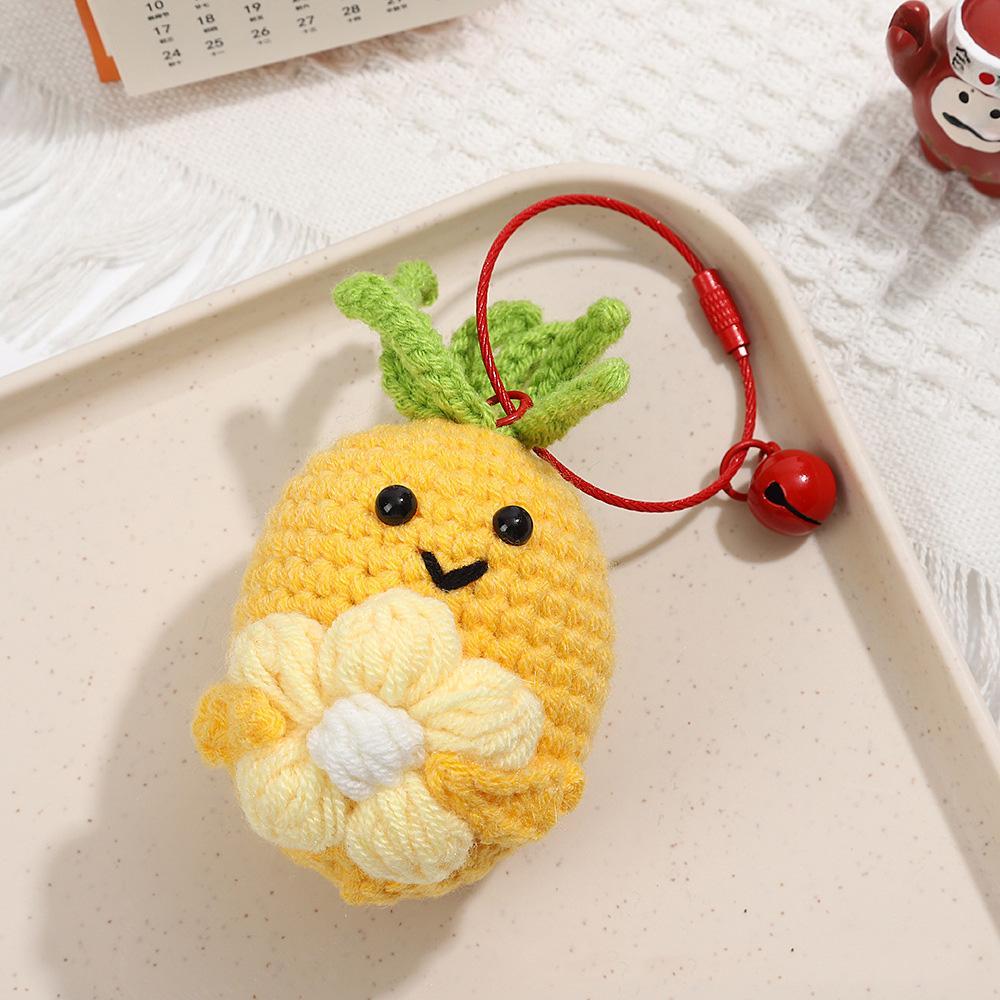 Creative Knitting Fruit Keychain Pendant Christmas Gift Cute Handmade Knitted Avocado Carrot Weaved Keyrings for Bag Accessories