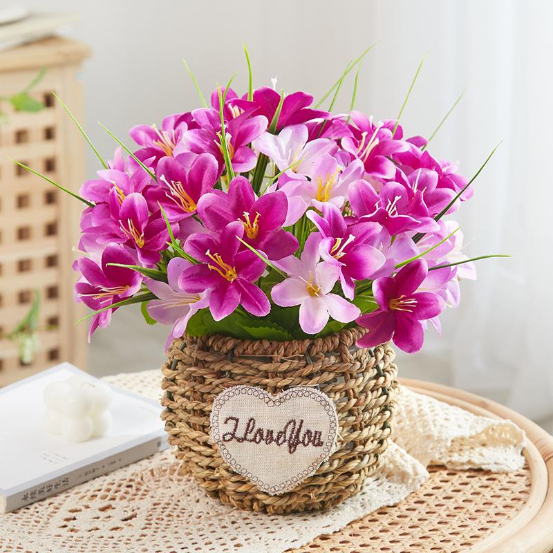 Silk Sunflower Floral Arrangement: Artificial Potted Bouquet for Living Room and Dining Table Decoration.