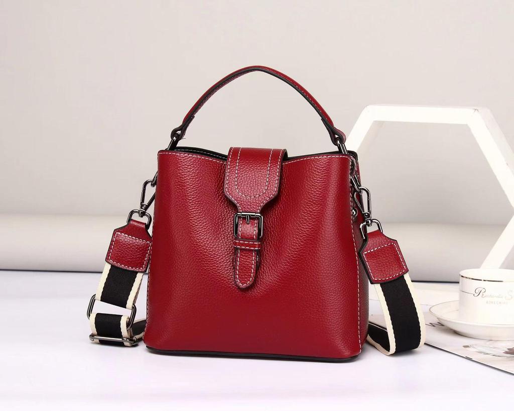 Genuine Leather Women's Versatile Shoulder & Messenger Bag - 2025 Fashion, Large Capacity, Portable Bucket Design