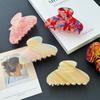 Chic Medium Hair Claw Clip In Acetate Material For Effortless Everyday Hairstyles