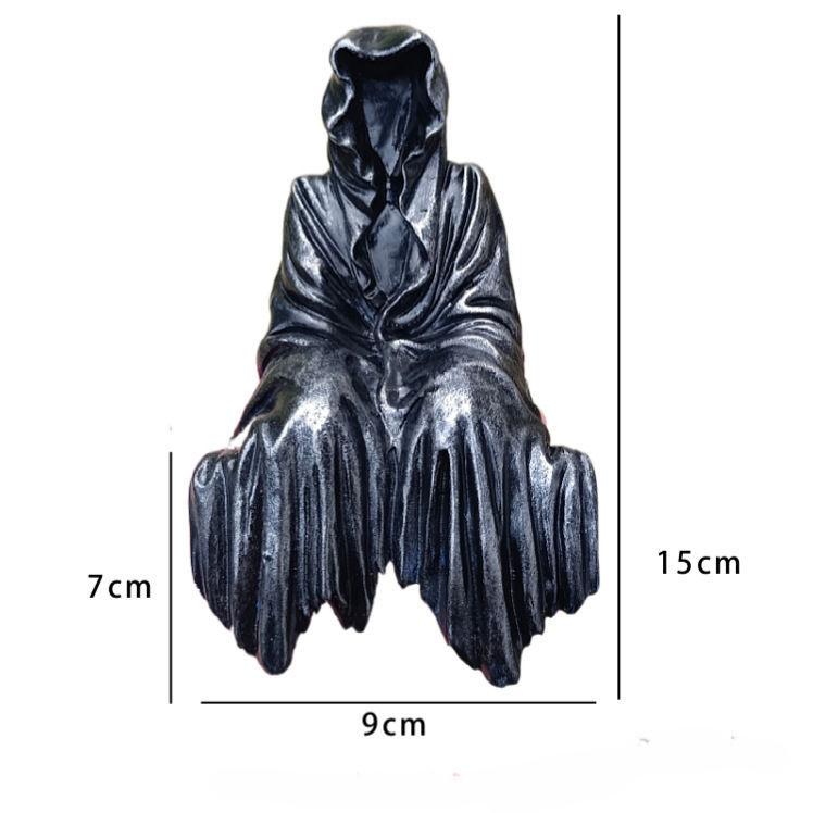 Schwarze Kleidung Mysteriöser Lord Ornamente Schwarze Robe Nachtwandler Gotisch Sitzend Zuhause Harz Interessante Handwerkskunst Ornamente