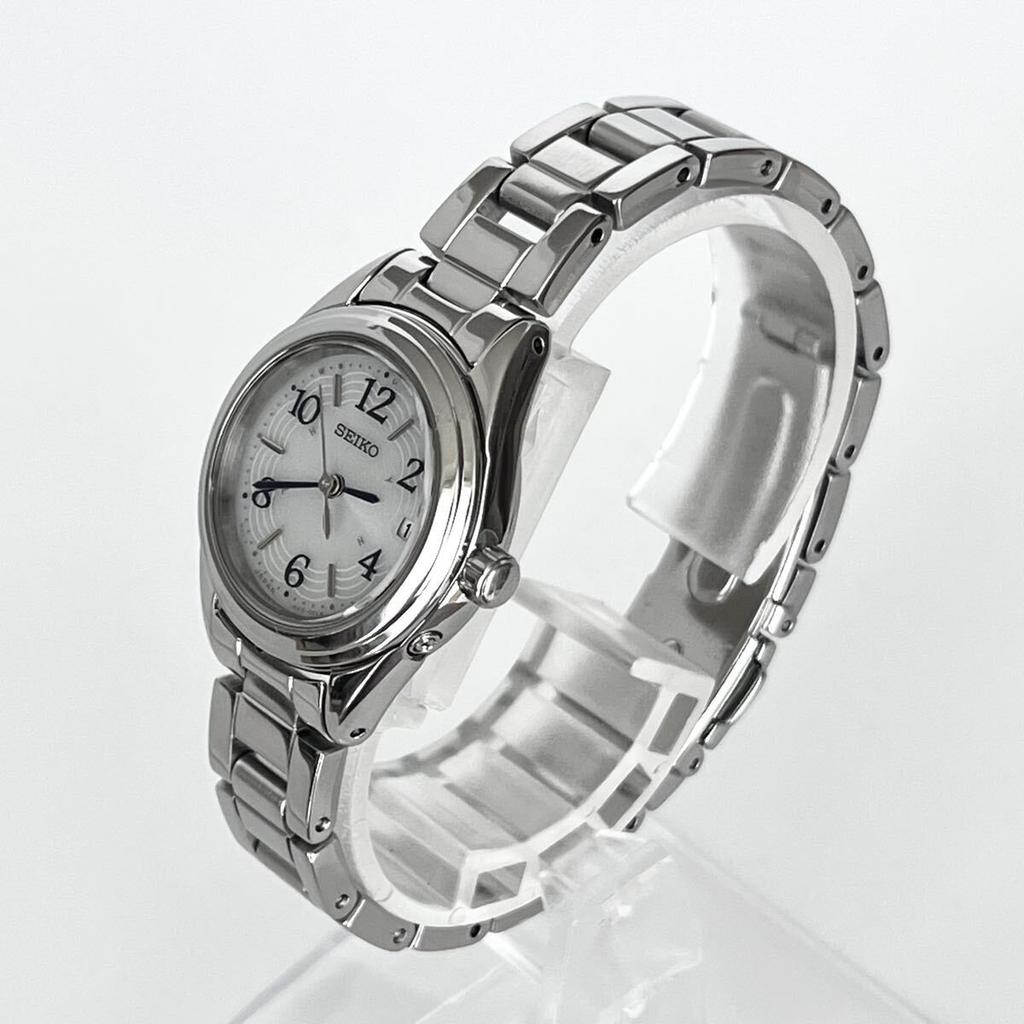 Polished Seiko Excellent Silver with White S2383 [Working Condition] Ladies' Watch, Radio-Controlled Solar, Condition, Dial