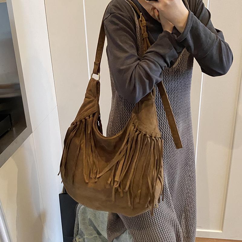 Vintage Suede Design Handbag For Women’s Large Capacity Luxurious Tassel Decorati Crossbody Bags Fashi Casual Shopper Totes