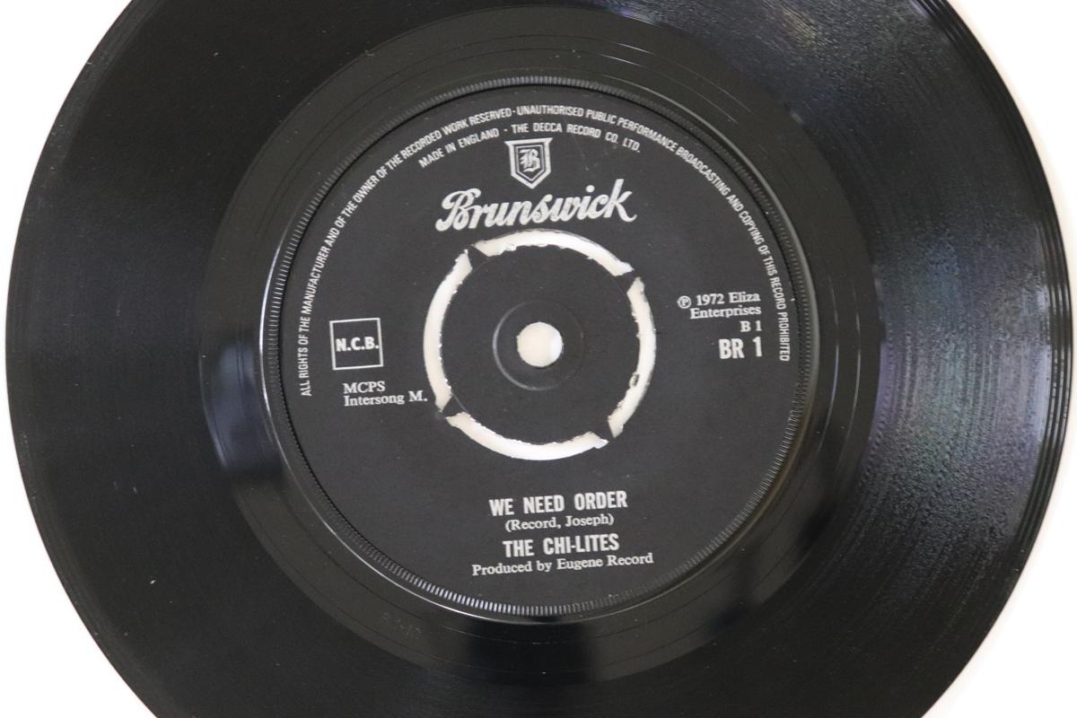 

7inch Record CHI-LITES - We Need Order BR1 Brunswick 1972 UK Soul/Funk Used