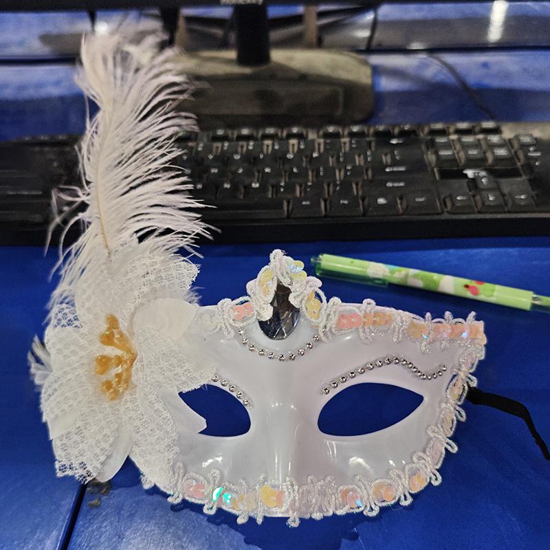 Feather  Women Masquerade Mask Lace Flower  Half Face Sexy Cosplay Party Prom Female Mask Party Makeup
