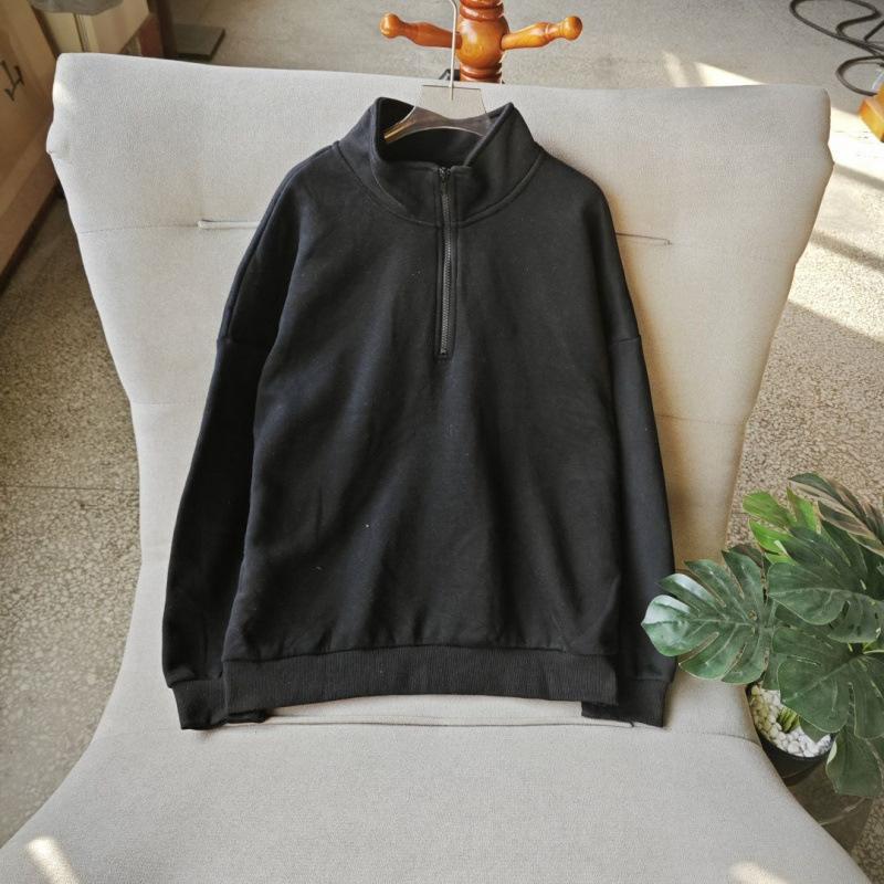 A Solid Color Semi-zipper Pullover Loose Men's Couple Hoodie for Autumn and Winter with Fleece Warmth and Casual Matching