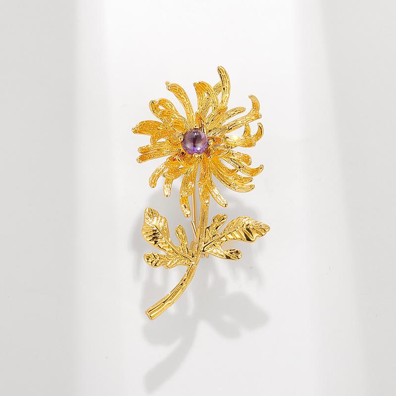 Dilly Snow Vintage Green Chalcedony Daisy Brooch - Elegant Floral Pin Accessory