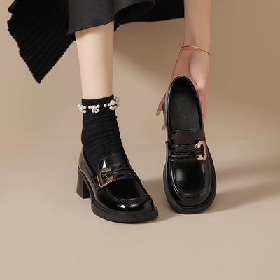 Petites chaussures en cuir pour femmes style britannique 2025 nouvel automne et hiver velours jk avec jupe mocassins polyvalents plateforme chaussures pour femmes