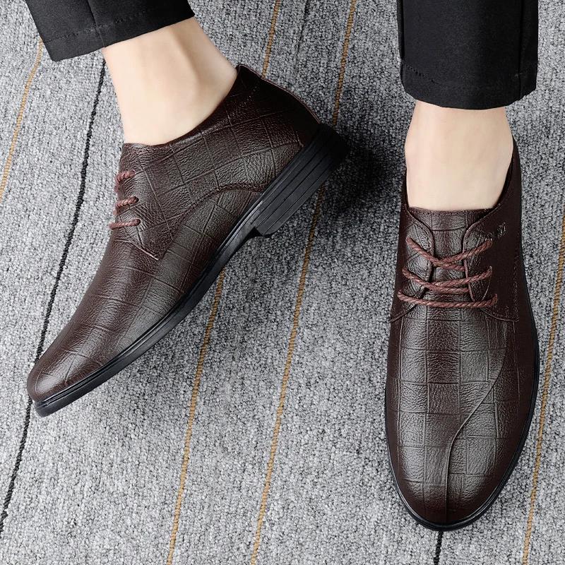 Designer-Markenschuhe aus schwarzem Leder für Männer, elegante Schuhe zum Schnüren, lässige Business-Oxfords mit spitzer Zehenpartie, formelle Büroschuhe für Männer