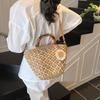 Summer Trend Grass Woven Bag for Women New Fashionable and Simple Casual Handheld Woven Bag for Beach Vacation Crossbody AVE