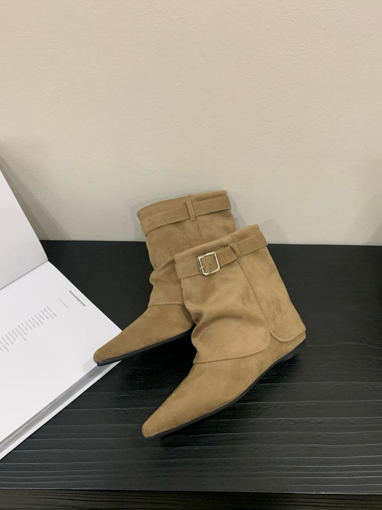 European Station Pointed Short Boots Women's 2025 Autumn Sleeve Belt Buckle Niche Western Boots Show Legs Long Low Heel Fashion Boots