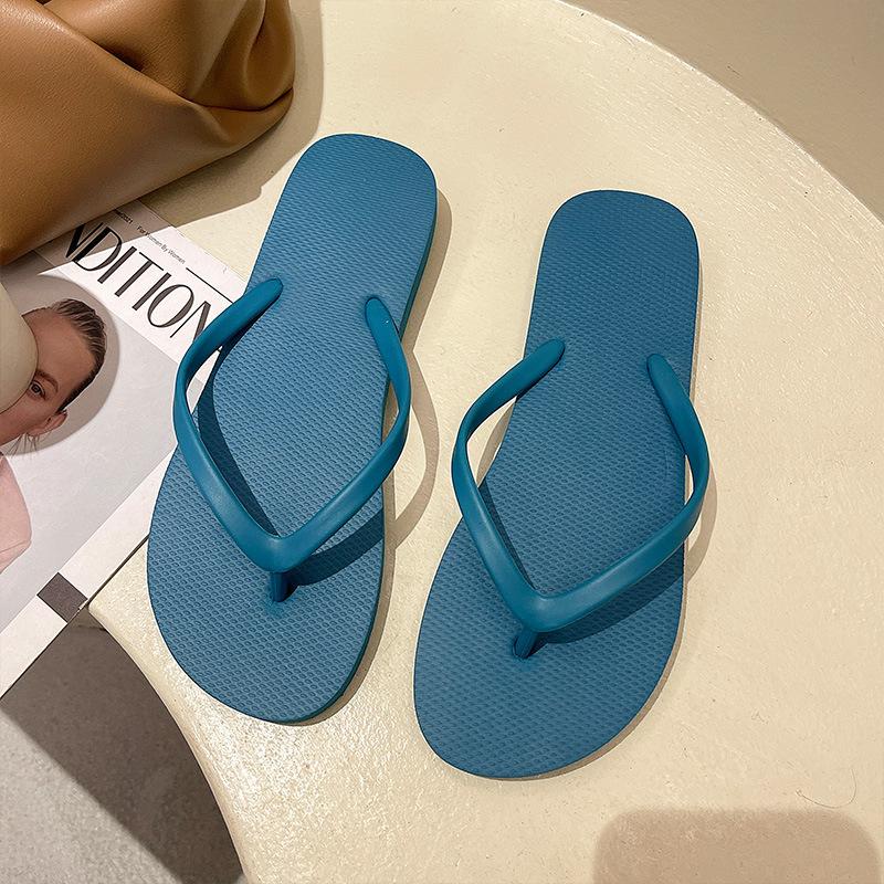 Flip-flops women's new summer wear fashion pinch feet beach flat-bottomed slippers non-slip black