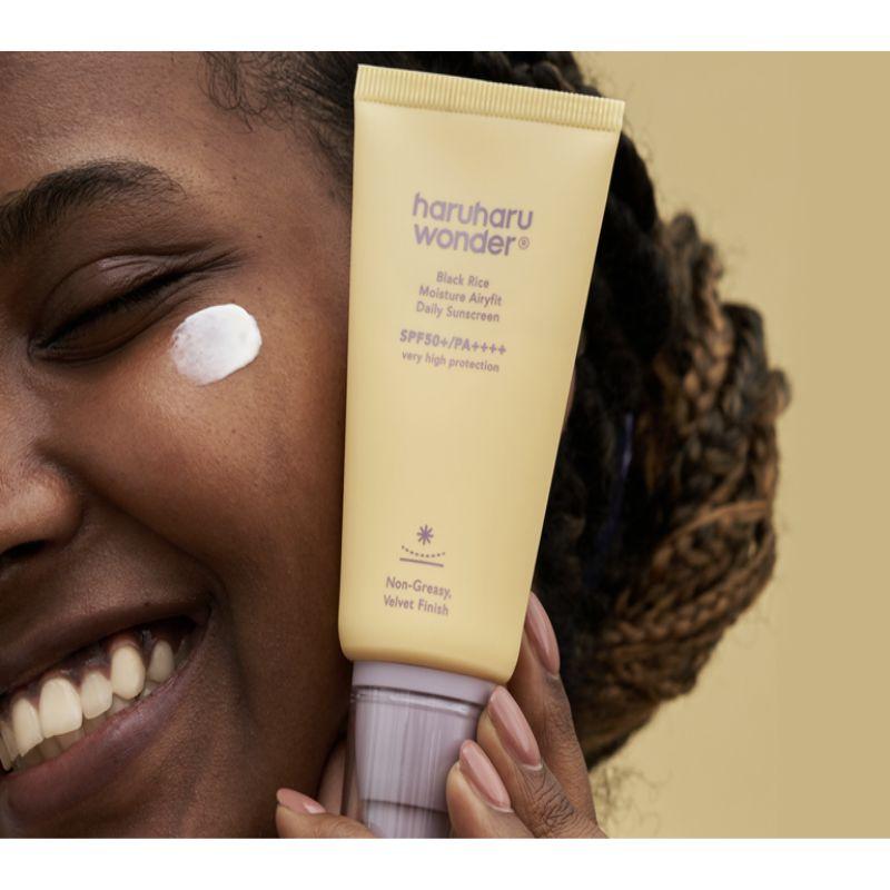 HARUHARU WONDER Black Rice Moisture Airyfit Daily Sunscreen SPF50+ PA++++ – Lightweight Hydrating Organic Sunscreen, 50 Ml