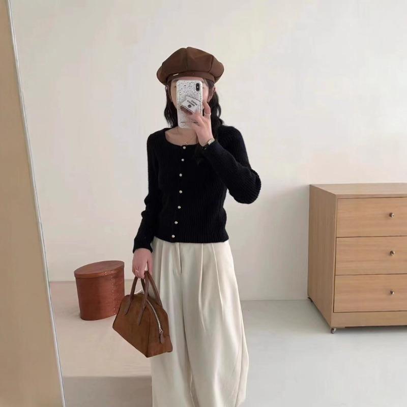 Design Sense Square Neck Pit Strip Long Sleeve Knitted Sweater Button Cardigan Age Reducing Small Jacket Women