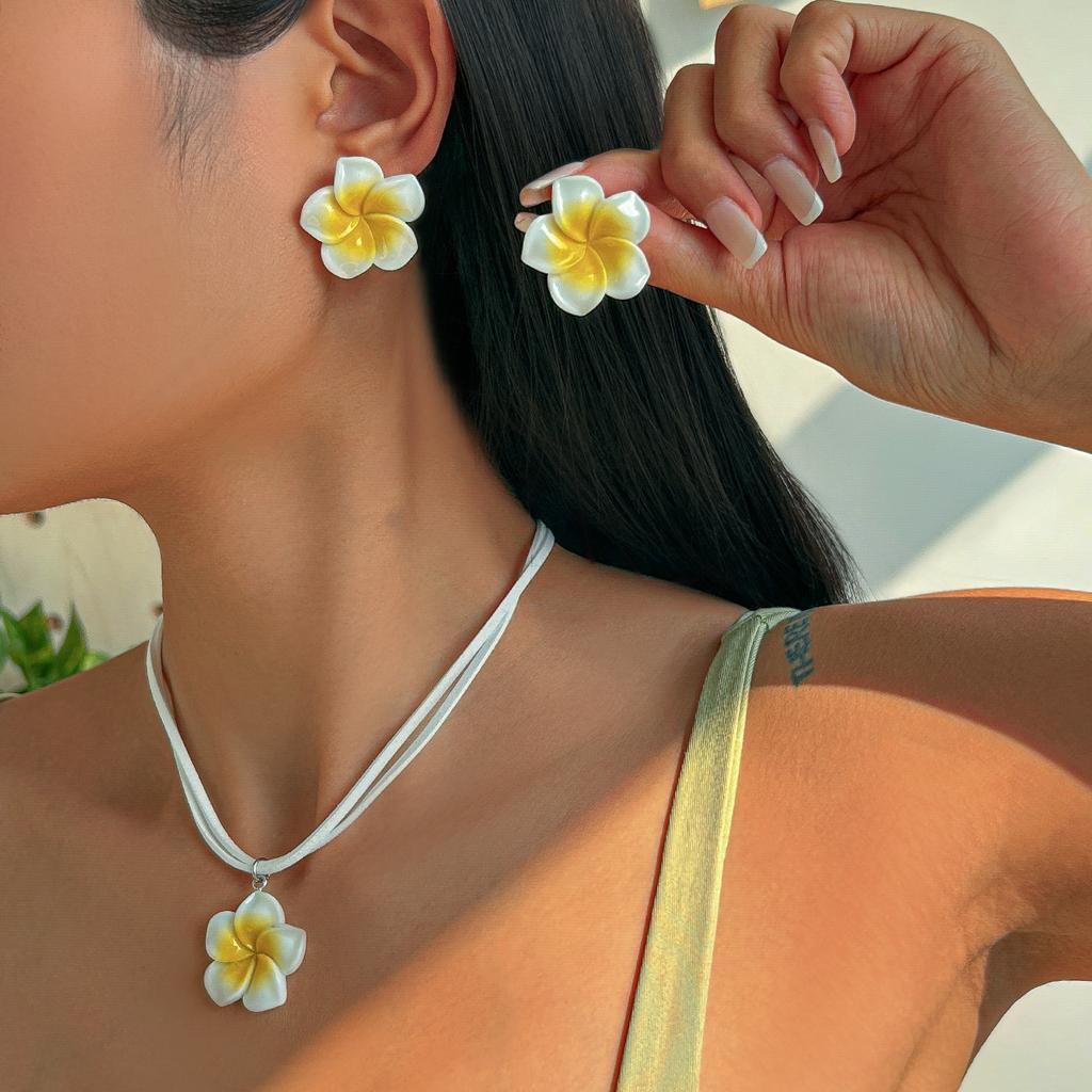 Simple Ins Wind Petal Pendant Necklace, Sweet Dopamine Color Flower Versatile Necklace Set