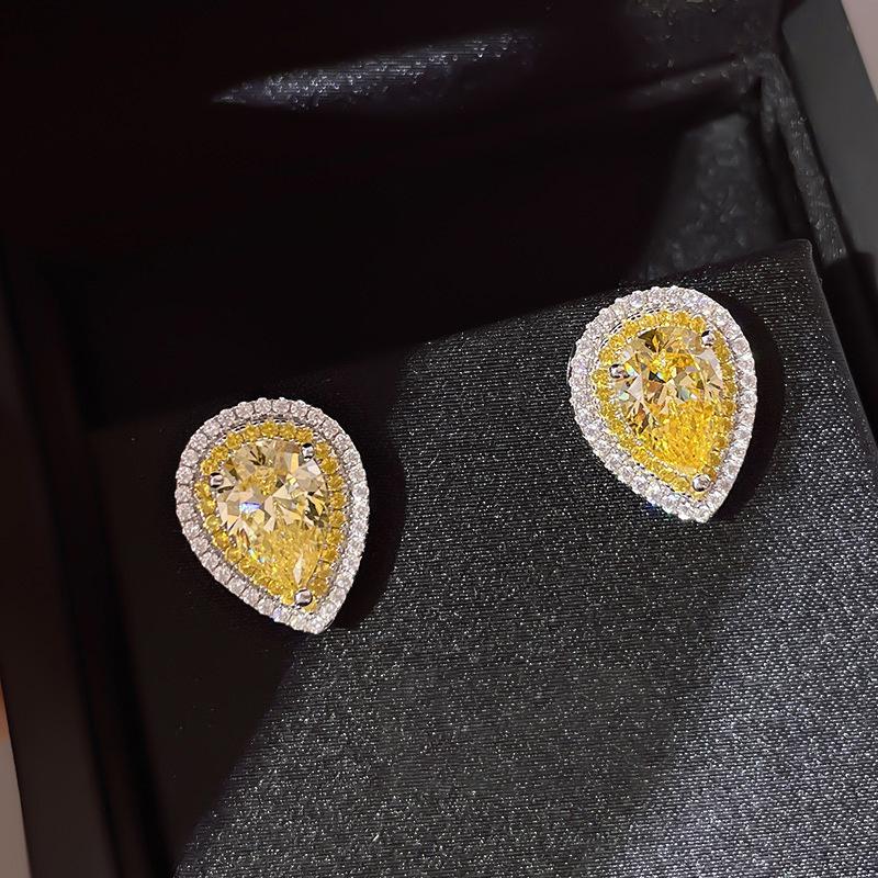 925 Sterling Silver Gold-Plated Teardrop Diamond Stud Earrings - Elegant Women's Jewelry