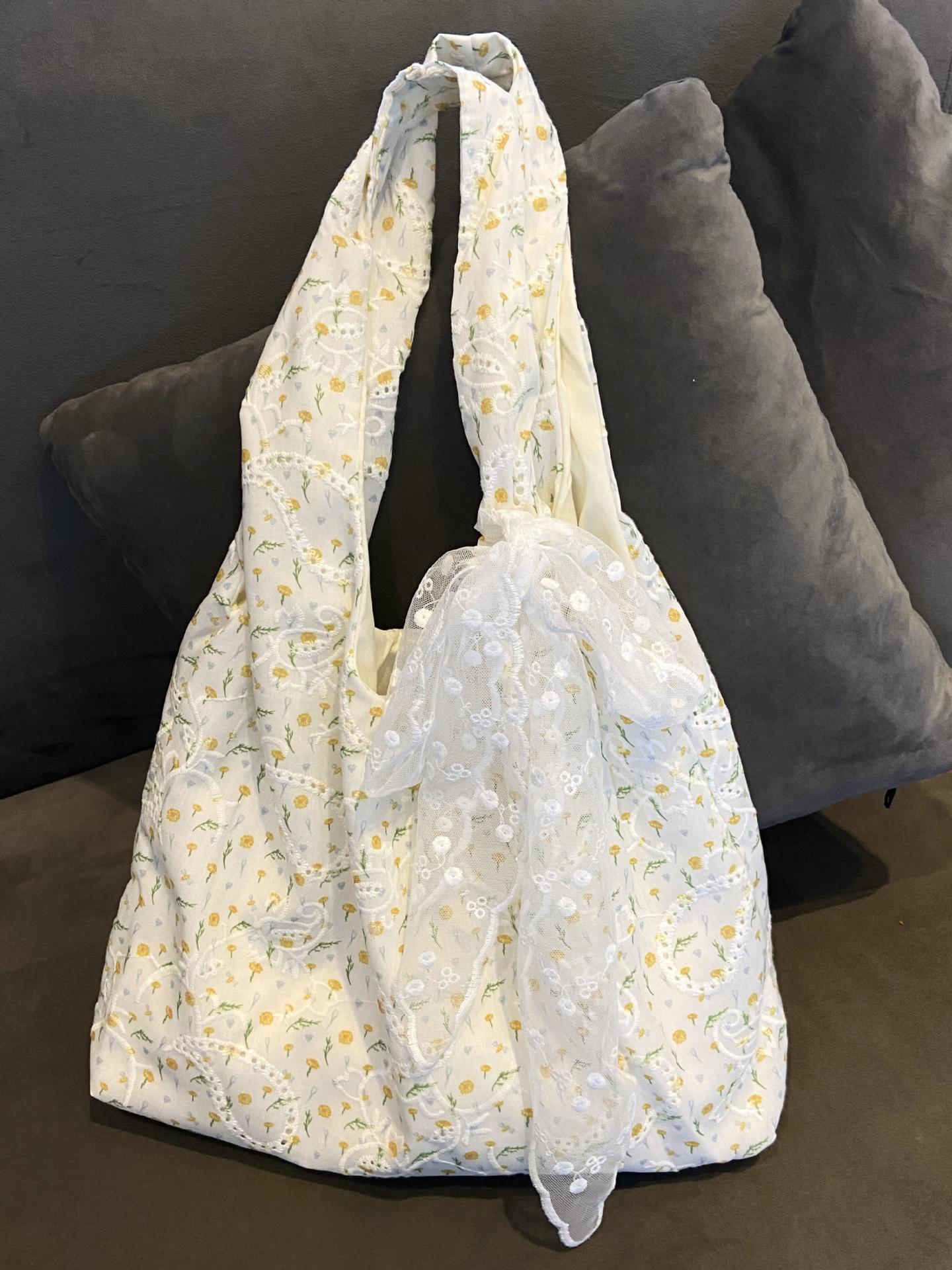 

Floral Print Bag A Niche Design for Office Workers Fashionable and Stylish Large-capacity Single-shoulder Bag for Teenage Girls белый