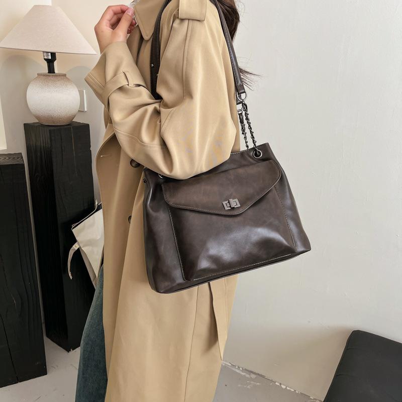 Patent Leather Bag Women's 2025 New Fashion Chain Tote Bag Soft Pu Casual Belt Compartment Women's Bag