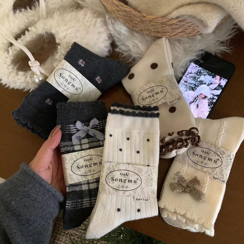 Retro Floral Wool Medium Tube Socks Women'S Autumn And Winter Warm Japanese Sweet Bow Stacking Socks Fungus Lace Cotton Socks