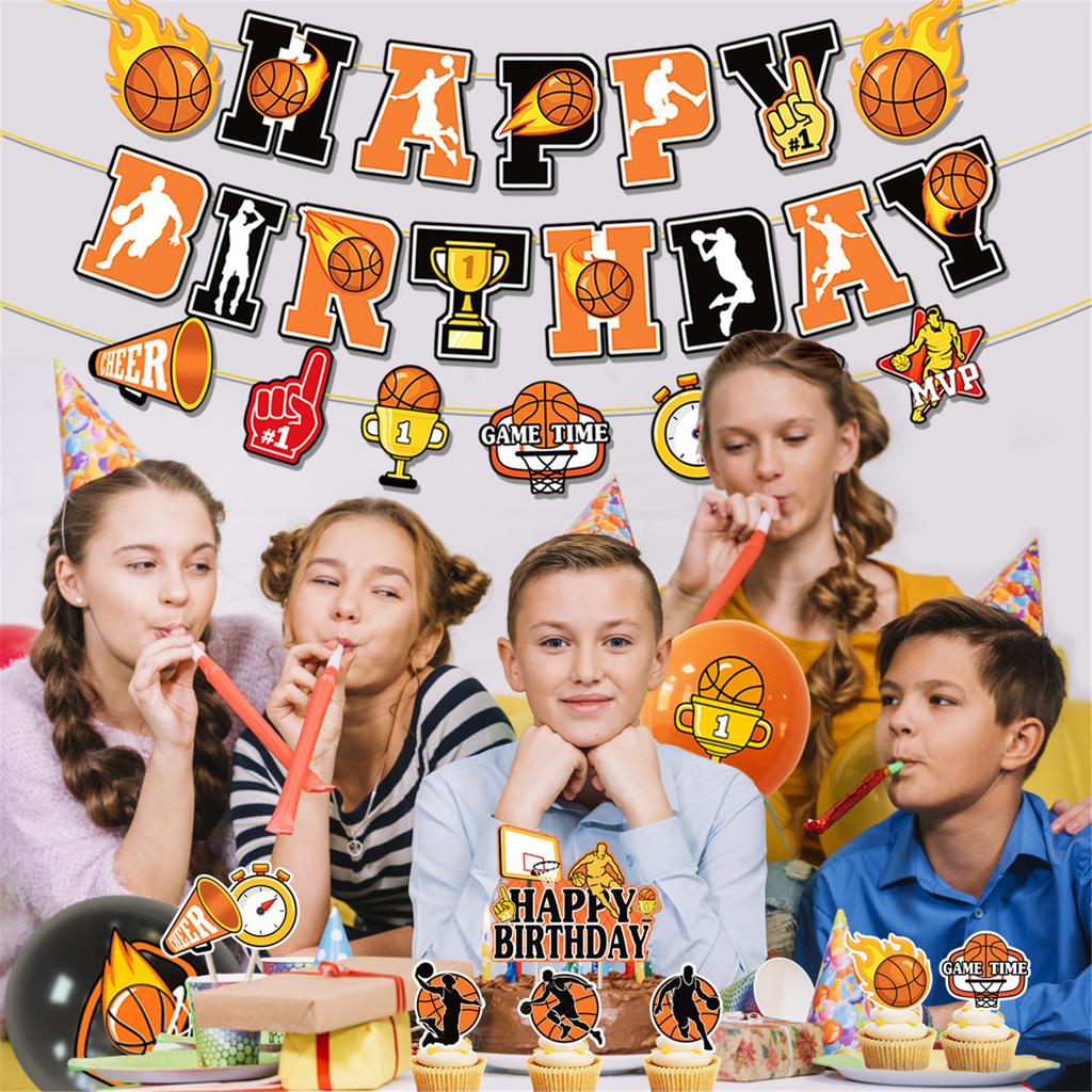 Dekorationer för fest med baskettema med banderoller, ballonger och tårttoppar för sportfirande och barnfödelsedagsevenemang