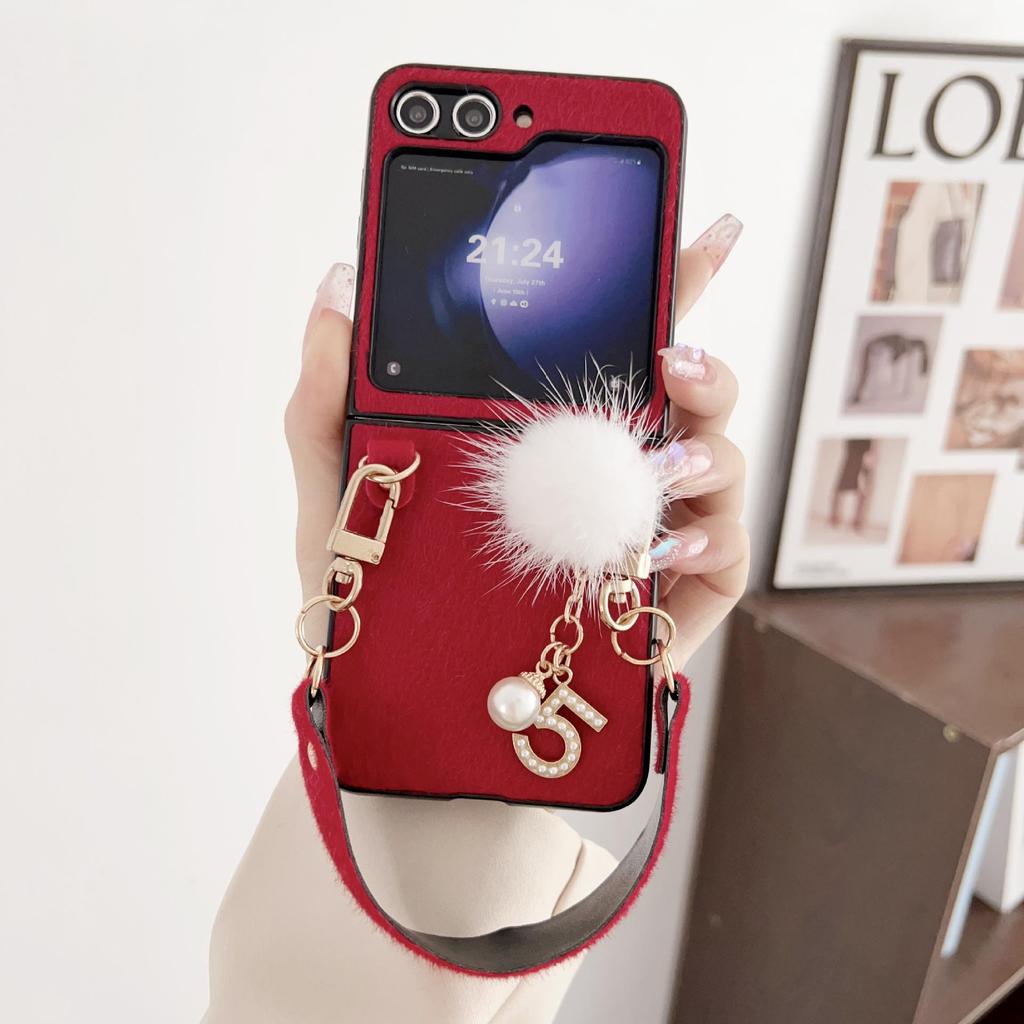 Capa de Celular Samsung Z Flip Pelo de Vison com Bola de Pelúcia DIY para Modelos 3-7