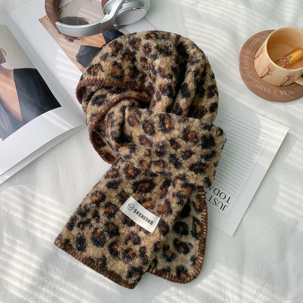 Leopard Print Scarf Women's New Models Are Popular This Year, and the Explosion Is Thickened In Winter Korean Atmosphere. Neck Protection Scarves Are