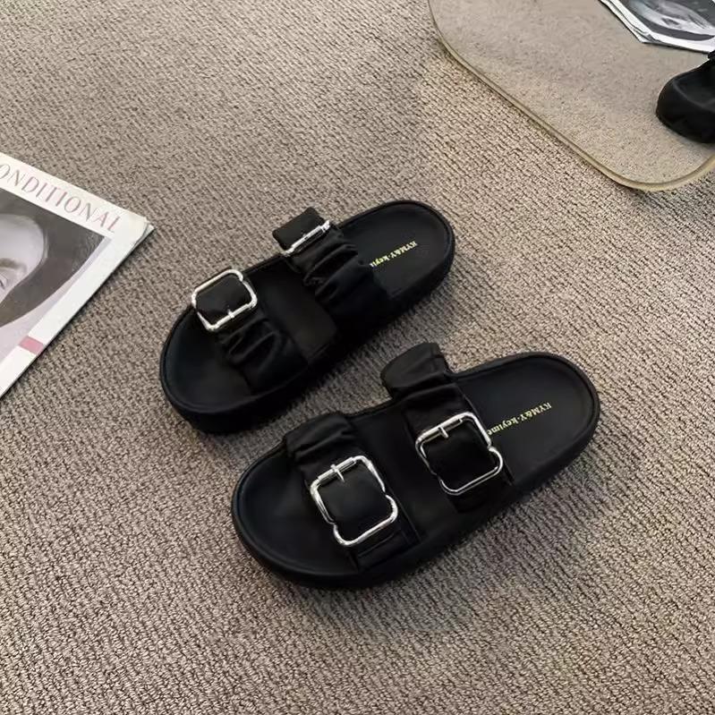 Cool slippers women's summer outer wear 2025 new thick-soled casual fashion high-end super fire shit-stepping beach sandals