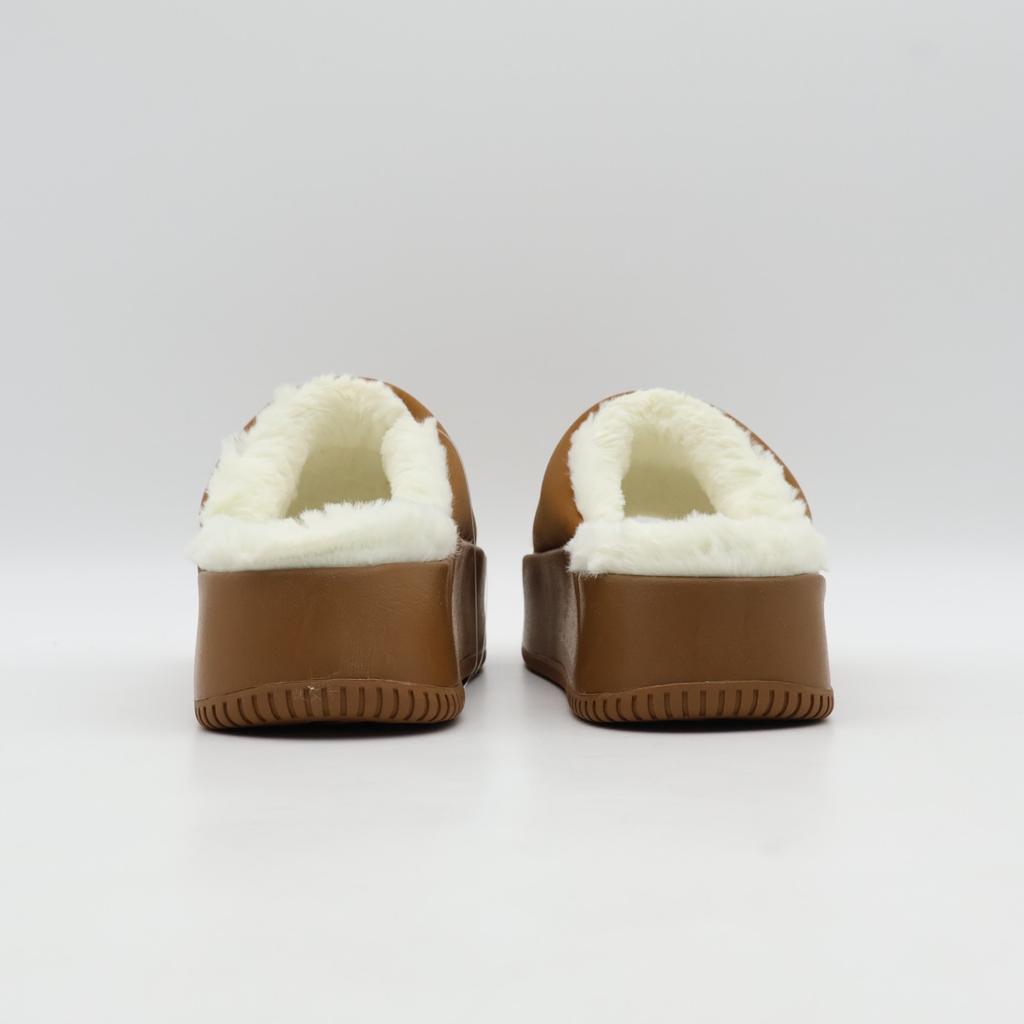 HV8560-200 Nike Calm Elevation Fell-Slipper Helles Britisch Tan (Damen)