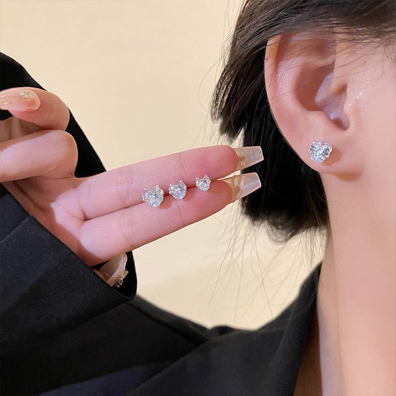 925 Silver Needle Exquisite Zircon Love Stud Earrings Women's Niche Design Earrings Korean Version Cold Wind Ear Jewelry
