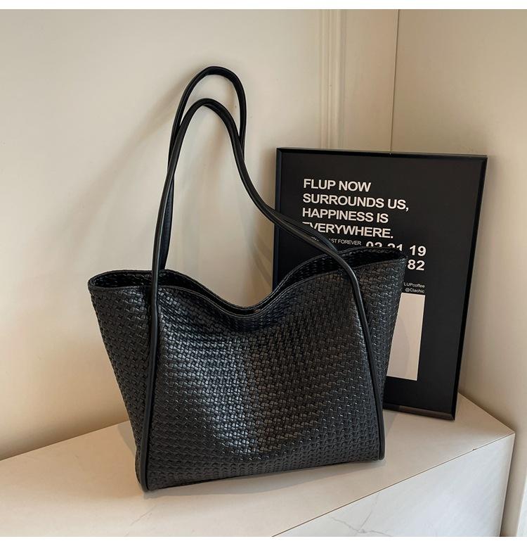 New Woven Large-capacity Underarm Tote Bag Women's 2025 Simple Solid Color Foreign Style Korean Version Lazy Style Shoulder Bag